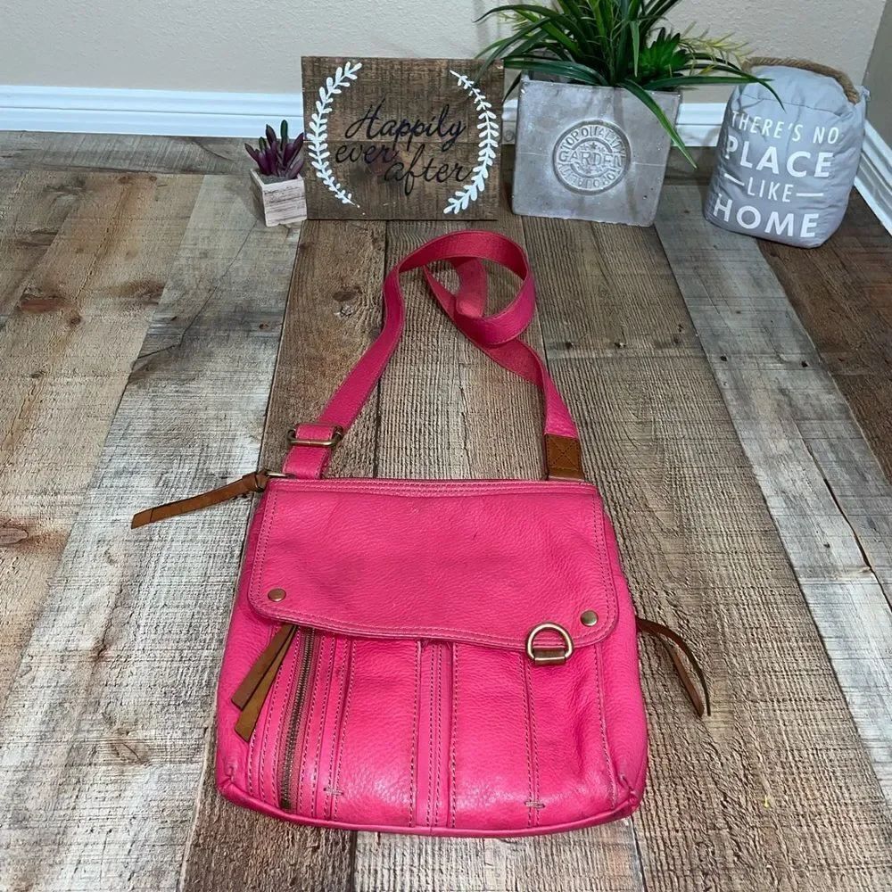Fossil Pink Cowhide Leather ZB4798 Flap Crossbody Shoulder Bag Purse Organizer